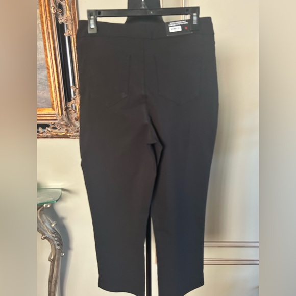Mario Serrani Black Comfort Stretch Capri Pants Snatched Ponte Size Medium - Picture 3 of 4